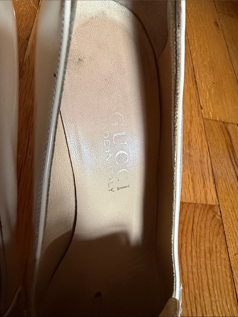 Gucci Cream Patent Leather Horsebit Pointed Loafers - Picture 2 of 9